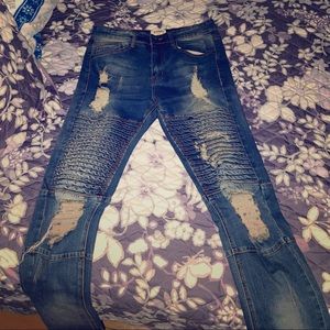 Distressed Motto Skinny Jeans